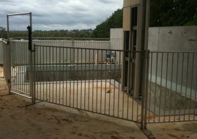 temporary-pool-fence-gate3